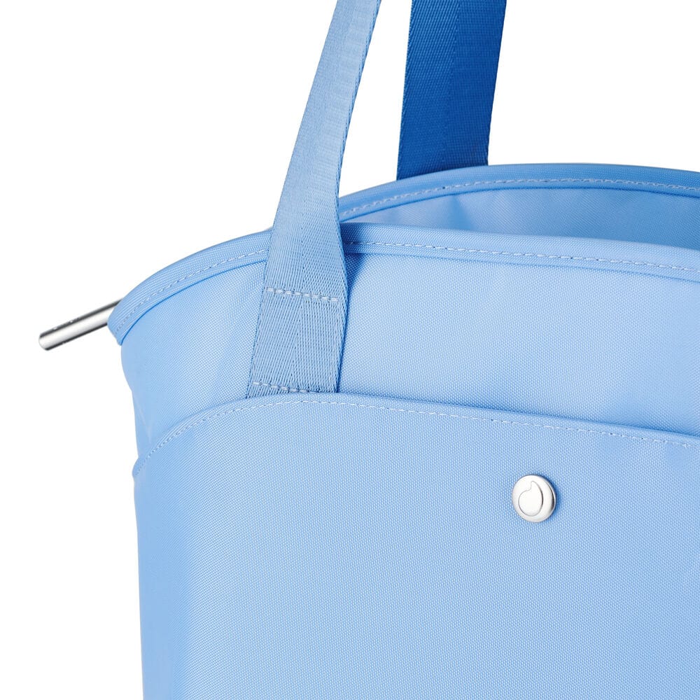 lunch-tote-m8 5341821_02-Swell-Lunch-Tote-Bag-Chambray-Blue-Pocket-Detail_3bd7.jpg