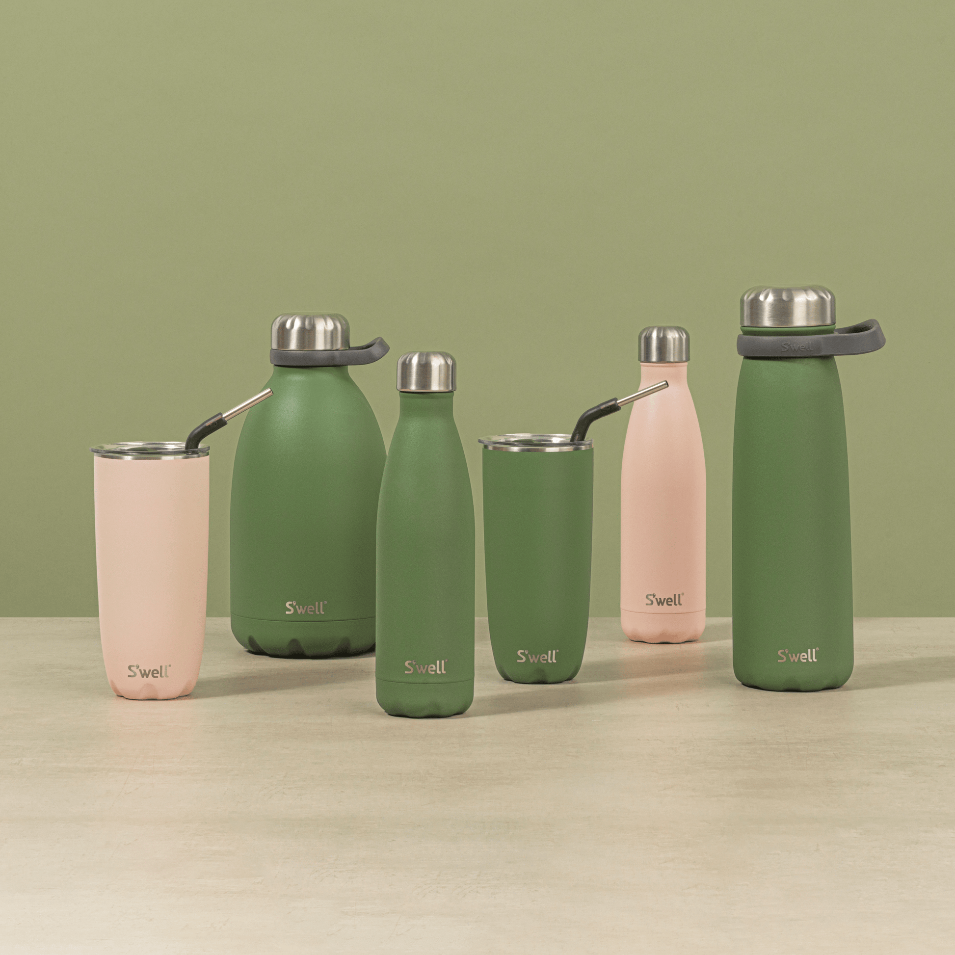 roamer-64oz-o8 Swell-64oz-GreenJasper-Roamer-Lifestyle.png