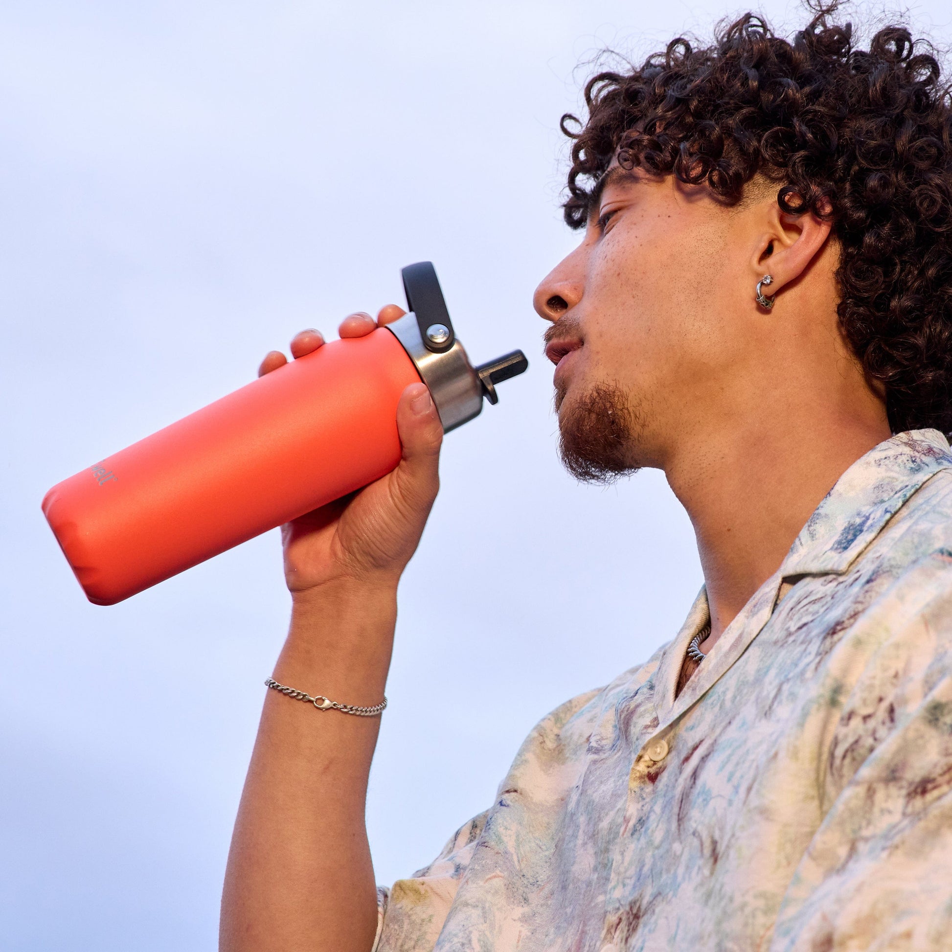 explorer-with-flip-straw-lid-24oz-q0 Swell-Radiant-Coral-Explorer.jpg