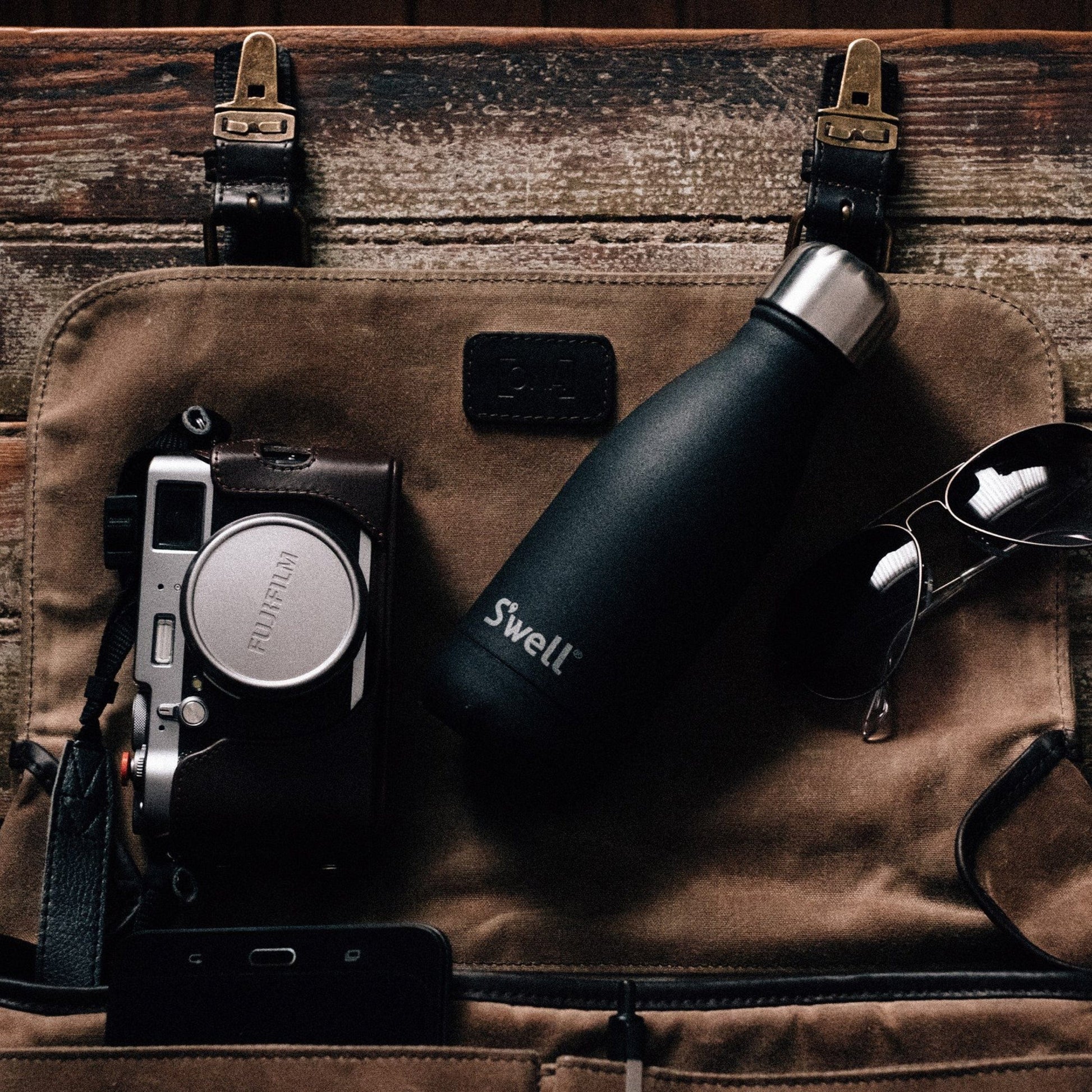 original-bottle-9oz-u2 Swell-Water-Bottle-9oz-Black-Onyx-LifeStyle.jpg
