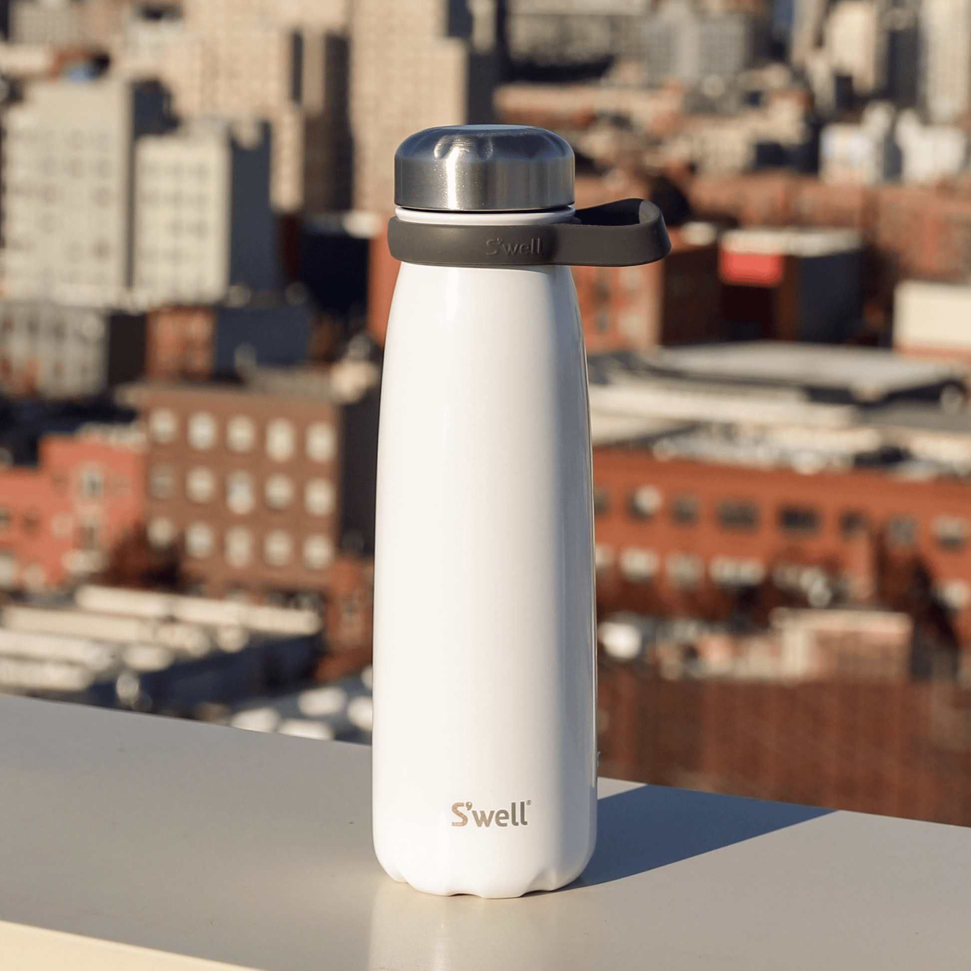 traveler-40oz-q1 Swell-Water-Bottle-Traveler-40oz-White-Angel-Food-Lifestyle.png