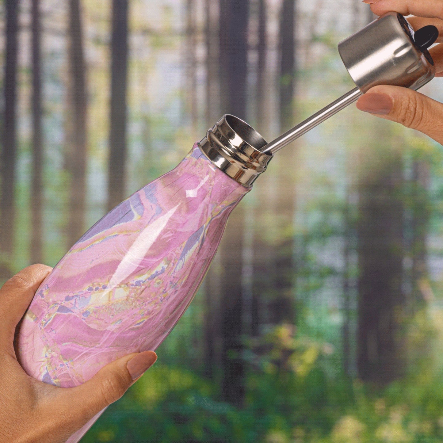 original-bottle-with-flip-straw-cap-17oz-y7 Swell-Water-Bottle-With-Straw-17oz-Pink-Geode-Rose-LifeStyle.jpg