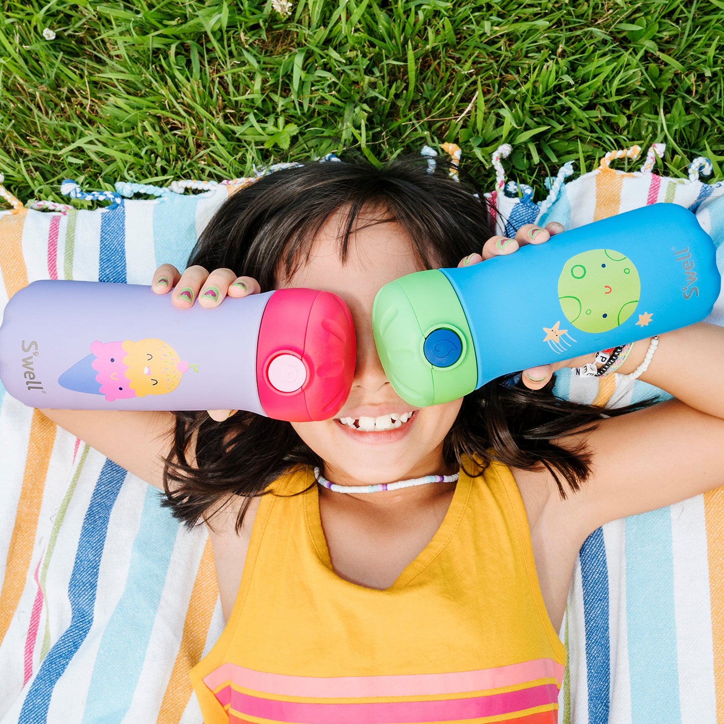 pop-top-traveler-14oz-d6 Swell_14oz_Kids_Pop_Top_Traveler_Happy_Scoops_Ice_Cream_Lifestyle.jpg