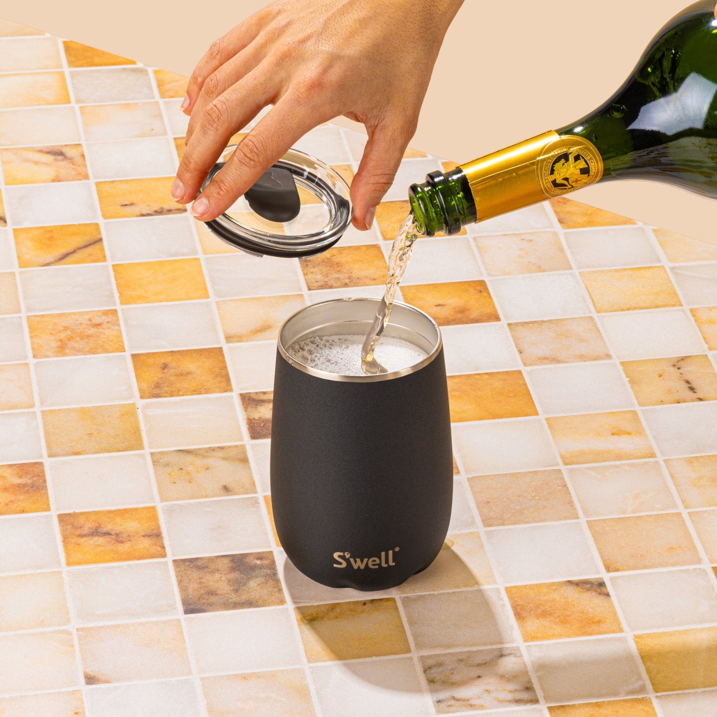 xl-sip-and-chill-bundle-l4 Swell_ONYX_XL_BARWARE_SET_Lifestyle-1.jpg